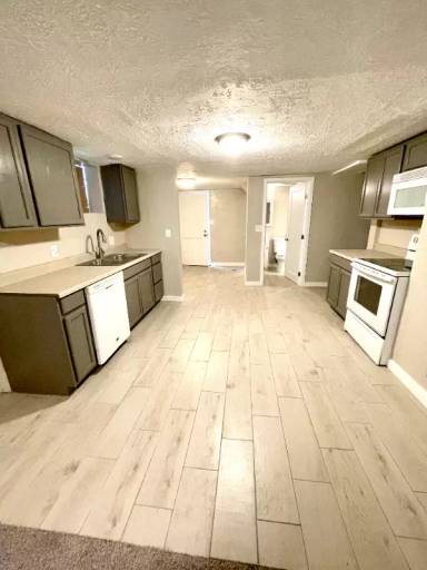 Main picture of 2233 Ogden Ave
