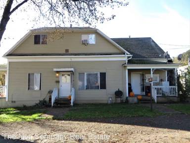 Main picture of 1302 SE Fullerton St