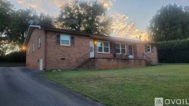 Main picture of 950 12th St SE