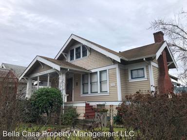 Main picture of 212 W 1st St