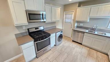 Main picture of 812 N Fuller Ave