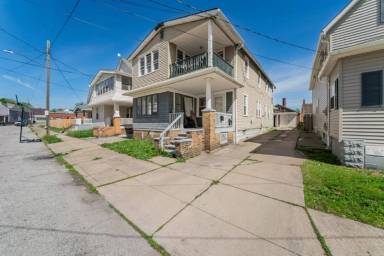 Main picture of 3402 Roehl Ave