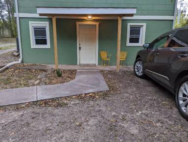 Main picture of 1021 Crossland Ave