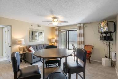 Main picture of 611 Lazy Days Rd