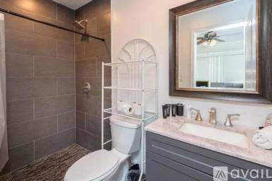 Main picture of 1179 W 38th St