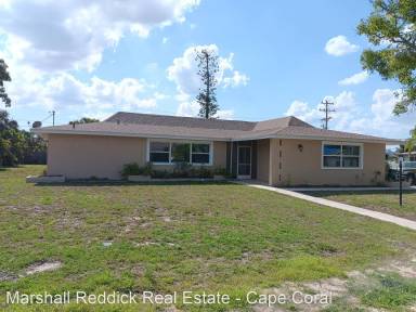 Main picture of 4002 SE 3rd Ave