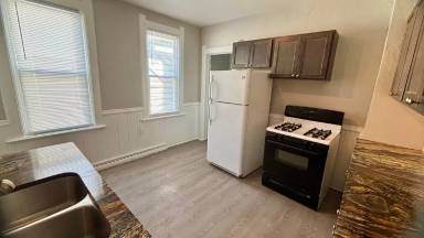 Main picture of 1209-09B E Kane Pl