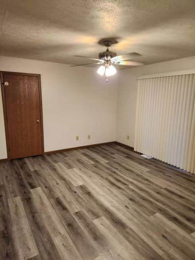 Main picture of 100 Bridgewater Ct