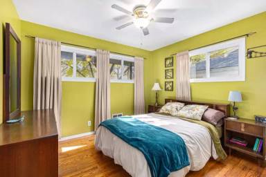 Main picture of 1325 Eastern Pl NE