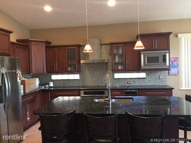 Main picture of 16303 SW 10th St