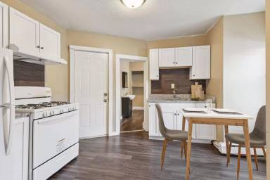 Main picture of 951-953 Desoto St