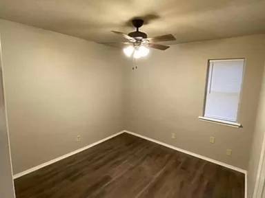 Main picture of 1020 E Virginia Ave