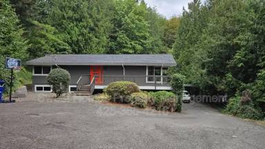 Main picture of 10940 NE 26th Pl