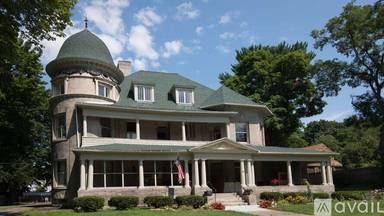 Main picture of 84 Riverside Dr