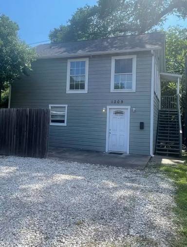 Main picture of 1205 Mulcahy St