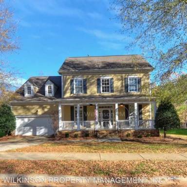 Main picture of 3105 Thayer Dr