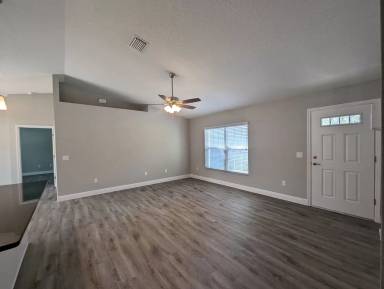 Main picture of 1427 W Cary Dr