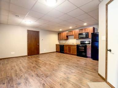 Main picture of 101 S Harrison St