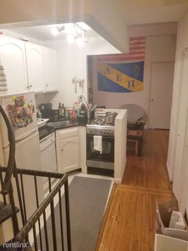 Main picture of 44 E 12th St