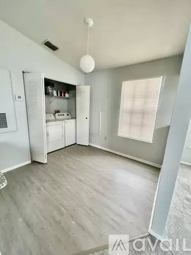 Main picture of 1610 Columbia Arms Cir