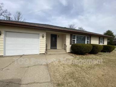 Main picture of 2417 Circle Dr