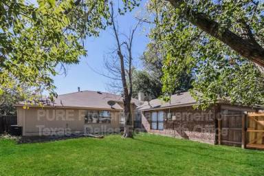 Main picture of 8005 Meadowlark Ln