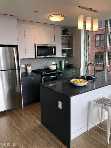 Main picture of 740 S Wells St