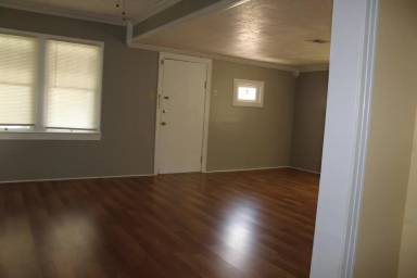 Main picture of 430 Hacker St