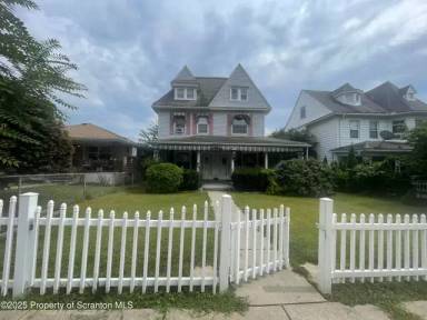 Main picture of 608 N Sumner Ave