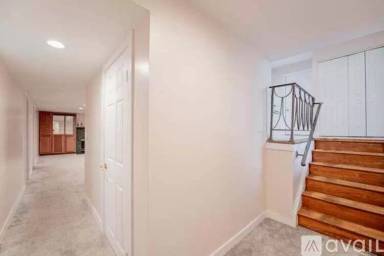 Main picture of Falconridge Way