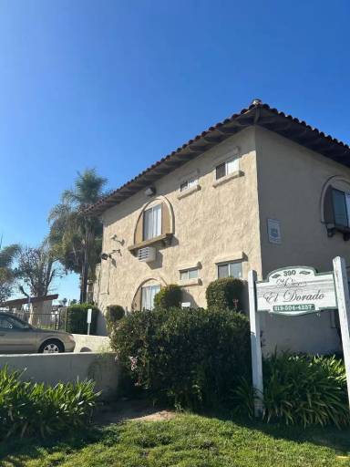 Main picture of 390 S Mollison Ave