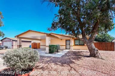 Main picture of 5845 S Torrence Dr
