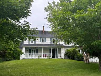 Main picture of 93 Lyme Rd