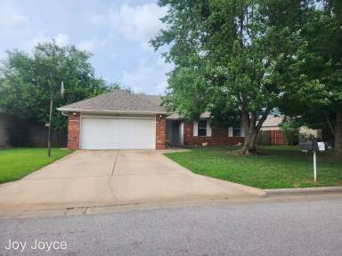 Main picture of 307 W Hunter Dr