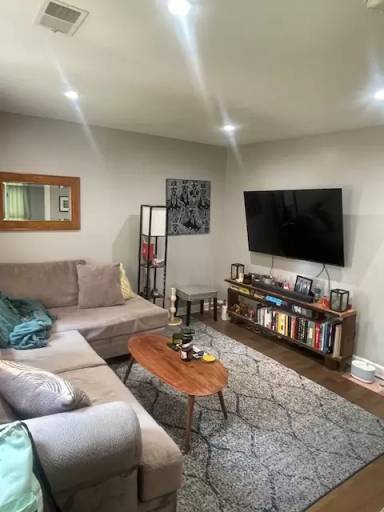 Main picture of 2928 N Hamlin Ave