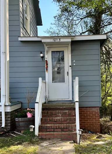 Main picture of 101 1/2 Griffin Ave