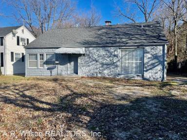 Main picture of 1706 S National Ave