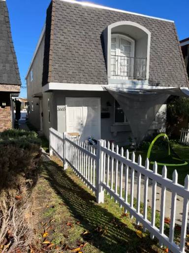 Main picture of 3665 Newton St