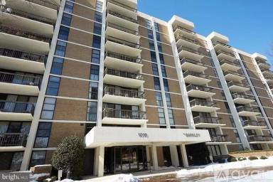 Main picture of 1016 S Wayne St Apartments