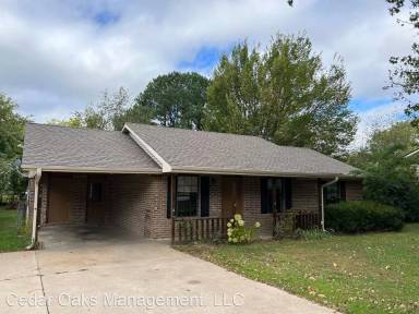 Main picture of 300 S Ozark St