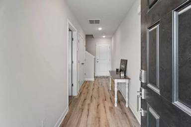 Main picture of 805 Coronation Dr