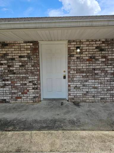 Main picture of 300 Fischers Ln