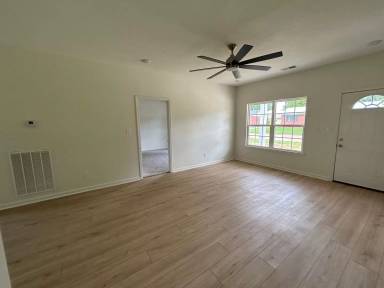 Main picture of 106 Jelk St