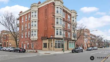 Main picture of 624 S Racine Ave