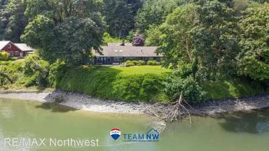 Main picture of 1932 Madrona Beach Rd NW