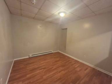 Main picture of 144 Front St
