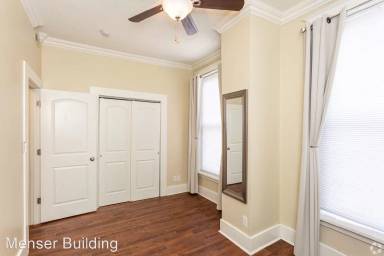 Main picture of 1015 E Broadway
