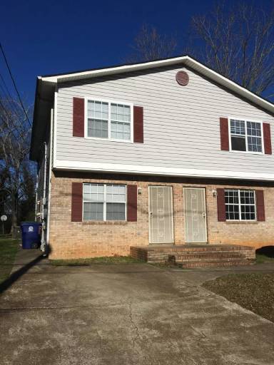 Main picture of 913 W 38th St