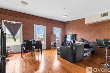 Main picture of 37 Harmon St