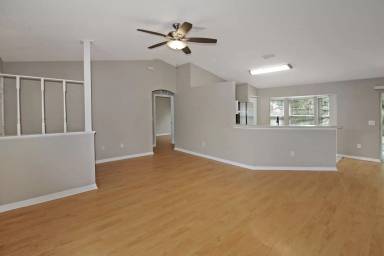 Main picture of 2874 Cloras St